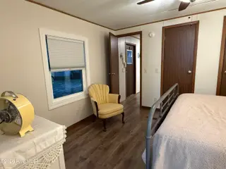 9230 Bonaparte Drive SW, Calabash, NC 28467 — 2-bedroom manufactured home in Bonaparte Retreat, Calabash, NC, photo 18 of 24