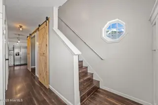 122 Tanbark Drive, Jacksonville, NC 28546 — 3-bedroom home in Aragona Village, Jacksonville, NC, photo 17 of 53: Hall
