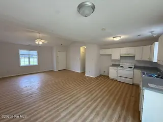 205 Commons Court, New Bern, NC 28560 — 3-bedroom home in Rivershore Commons, New Bern, NC, photo 2 of 15: Kitchen
