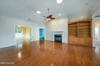 202 Longmeadow Drive, Wilmington, NC 28412 – photo 4: Spacious Living Room