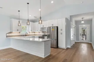 104 NE 36th Street, Oak Island, NC 28465 – photo 17: 18-web-or-mls-CAMMediaLLC.com (42 of 51)
