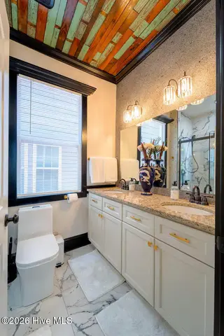 604 Church Street, Wilmington, NC 28401 – photo 12: Downstairs Bathroom