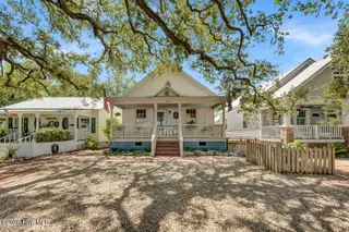 209 N Lord Street, Southport, NC 28461 – photo 3: Front