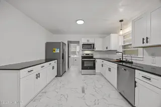 1509 SE Greenville Boulevard, Greenville, NC 27858 – photo 10: Kitchen