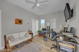 507 Greenville Avenue Unit 1, Carolina Beach, NC 28428 – photo 15: 018_img_7900_296