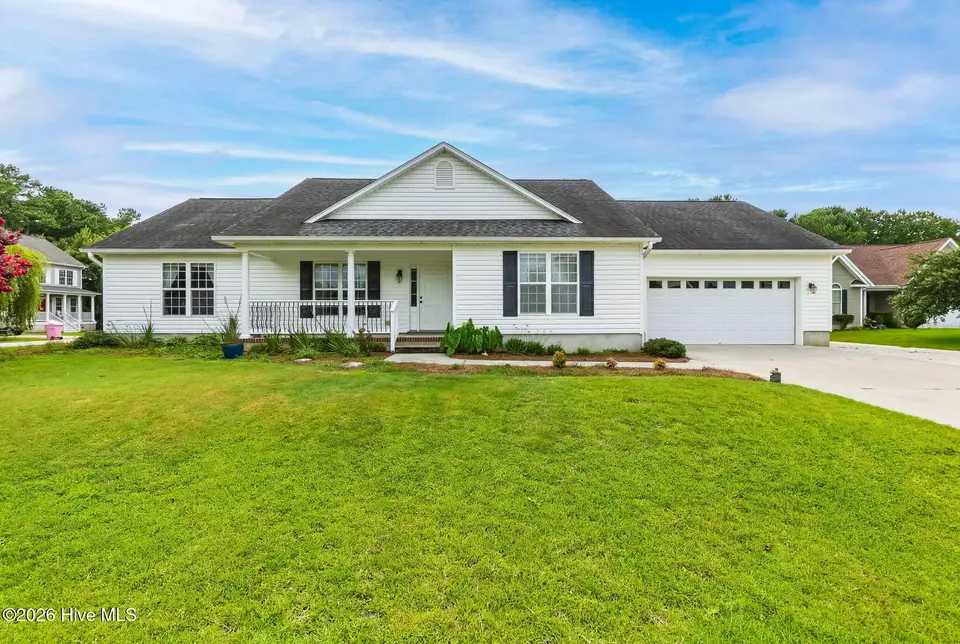 301 Ransom Brook Court, Beaufort, NC 28516 – photo 1 of 40: 2-web-or-mls-chadwick-visuals-301-ransom