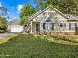 200 Fairmont Lane, Jacksonville, NC 28540 — 3-bedroom home in Williamsburg Plantation, Jacksonville, NC, photo 8 of 64