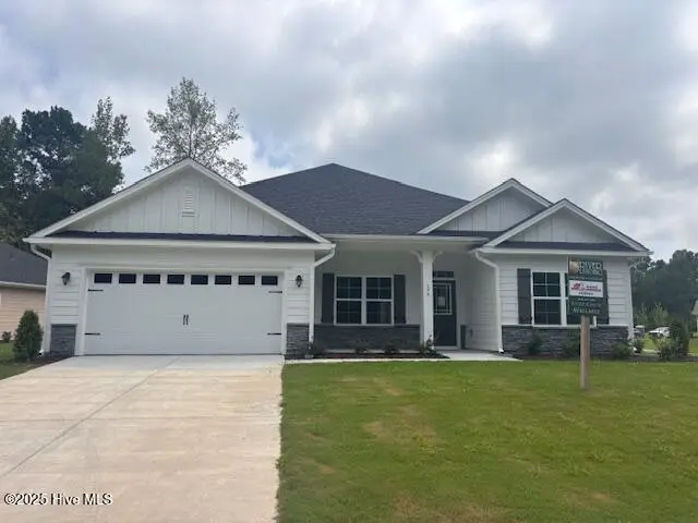 174 Cherry Laurel Drive, Wallace, NC 28466 – photo 1 of 20: 174 Cherry Laurel