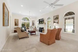 203 Brandywine Place Drive, Morehead City, NC 28557 – photo 3: Living room