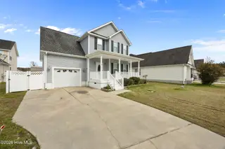 185 Crooked Run Drive, New Bern, NC 28560 – photo 3: 3-web-or-mls-0C0A5608