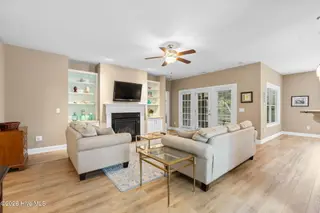 1695 Old Salt SW, Shallotte, NC 28470 — 4-bedroom waterfront home in Tidewater at Ocean Isle, Shallotte, NC, photo 10 of 73: 10-web-or-mls-CamMediallc.com (37 of 70)