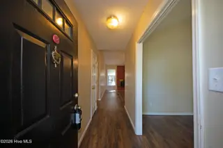 186 Raintree Circle, Jacksonville, NC 28540 – photo 3: Entry