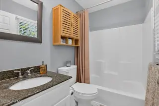 1203 Santa Lucia Road, New Bern, NC 28560 — 3-bedroom home in Fairfield Harbour, New Bern, NC, photo 16 of 24: Bathroom