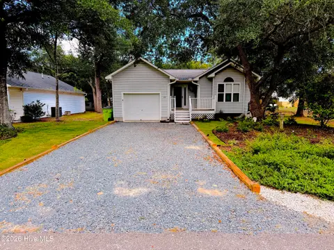 124 NW 8th St, Oak Island
