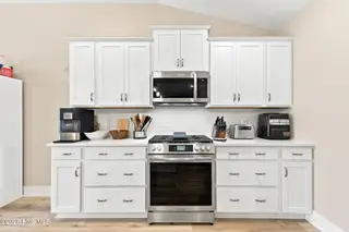 1504 Mainsail Road, Morehead City, NC 28557 – photo 11: Kitchen