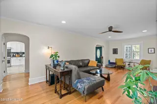 418 Forest Hills Drive, Wilmington, NC 28403 – photo 4: living room