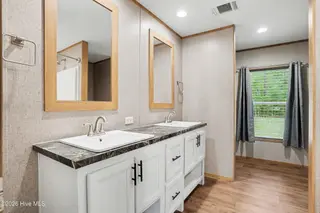 335 Ridgewood Drive NW, Calabash, NC 28467 — 3-bedroom manufactured home in Ocean Forest, Calabash, NC, photo 5 of 39