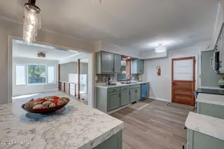 1102 Adelaide Drive, Wilmington, NC 28412 — 4-bedroom home in Hanover Heights, Wilmington, NC, photo 8 of 43: 1102AdelaideDrive(24)