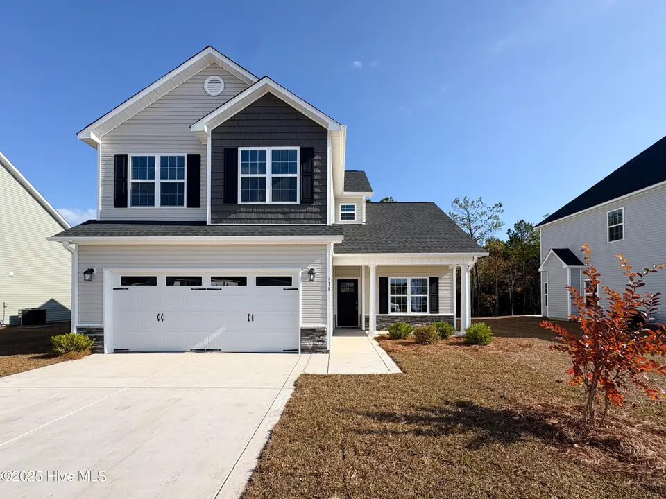 718 Ellabond Street, Sneads Ferry, NC 28460 – photo 1 of 60: IMG_8549