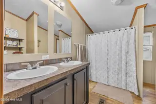 1221 Arvida Spur Road, Rocky Point, NC 28457 – photo 15: 18_bathroom