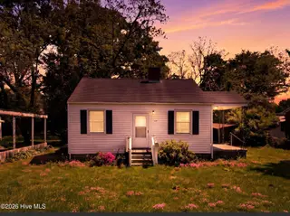 519 National Court Drive, New Bern, NC 28560 – photo 4: 3_519_national_court_drive_new_bern_2856