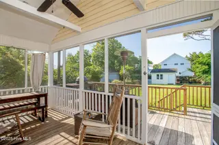 1524 Ann Street, Beaufort, NC 28516 – photo 24: Screen porch