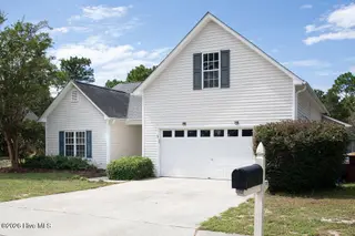 6600 Dorrington Drive, Wilmington, NC 28412 — 4-bedroom home in Lords Creek, Wilmington, NC, photo 1 of 33: 6600Dorrington_002