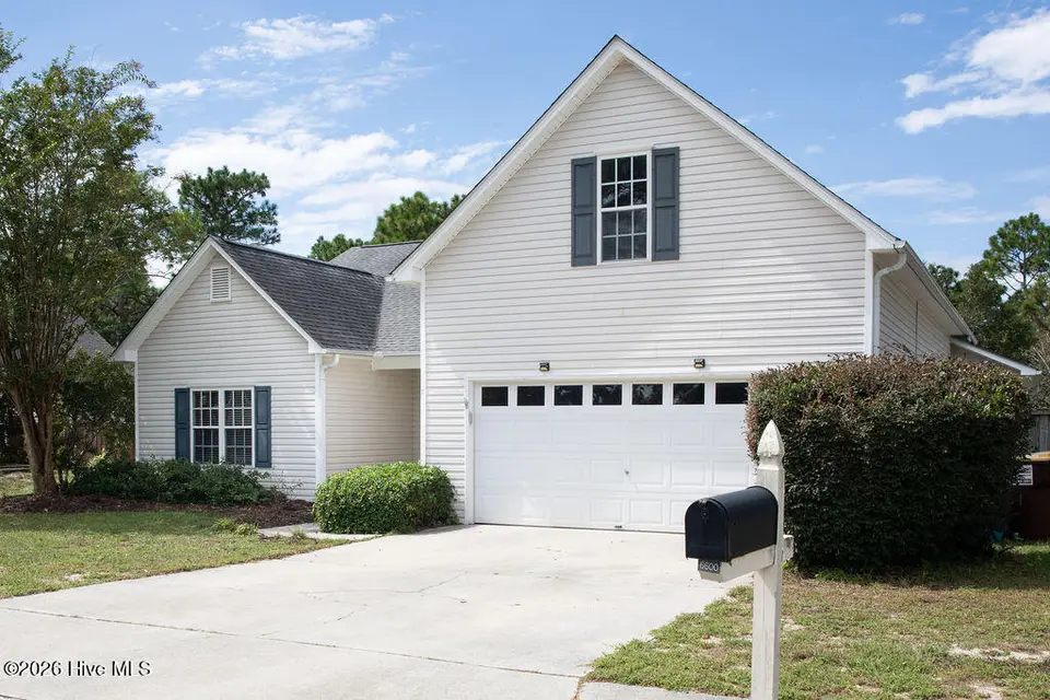 6600 Dorrington Drive, Wilmington, NC 28412 — 4-bedroom home in Lords Creek, Wilmington, NC, photo 1 of 33: 6600Dorrington_002