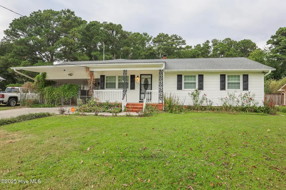 137 Cardinal Road, Jacksonville, NC 28546 – photo 1 of 61: 137 Cardinal-05