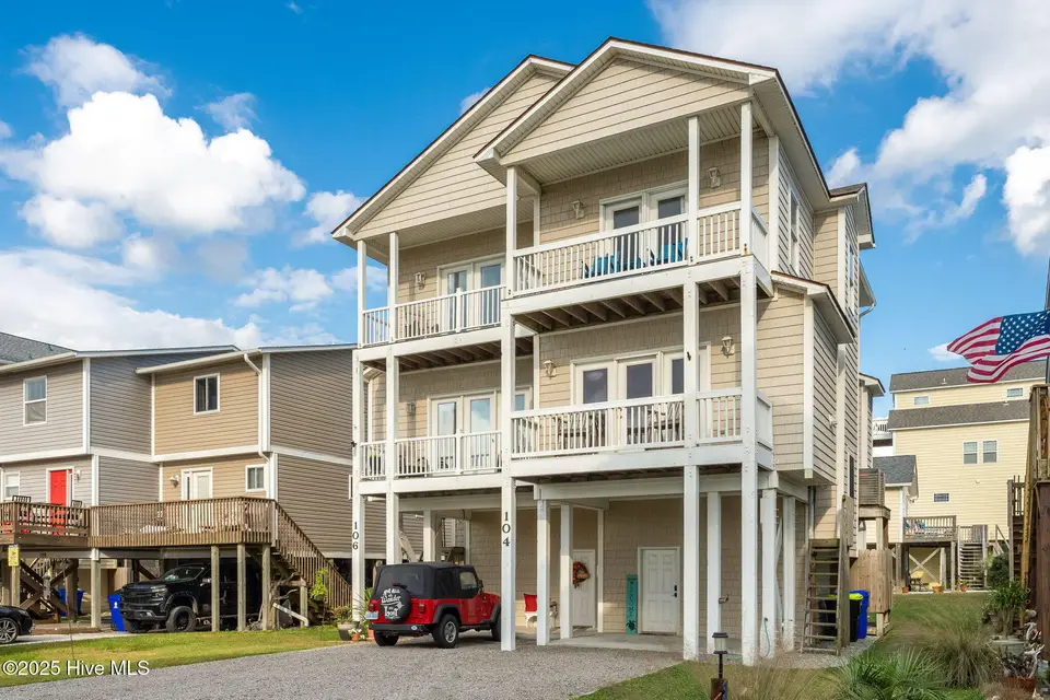 104 Sea Oaks Court, North Topsail Beach, NC 28460 – photo 1 of 66: exterior-17