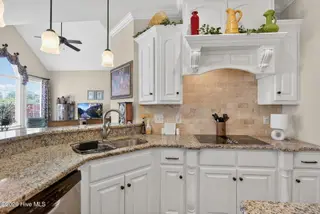 6307 Crossmoor Drive, Wilson, NC 27896 — 4-bedroom home in SouthPointe, Wilson, NC, photo 15 of 55: Kitchen 4