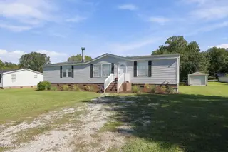 102 Wildcat Court, Richlands, NC 28574 — 3-bedroom manufactured home in Gregory Fork Acres, Richlands, NC, photo 9 of 55: 10-web-or-mls-IMG_4740