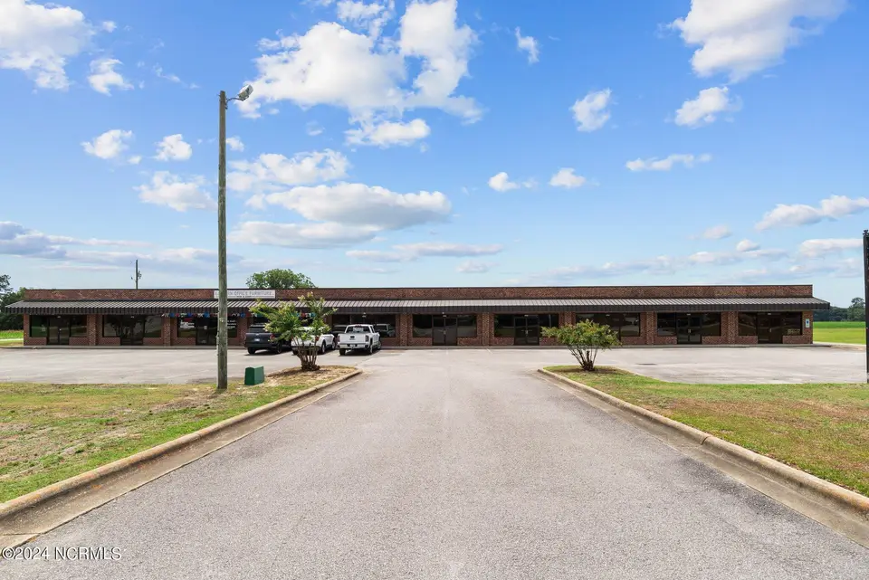 4784 E Us 70 Highway, Goldsboro, NC 27534 – photo 1 of 33: 3-web-or-mls-DSC_9699
