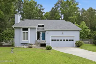 115 N Harbor Drive, Beaufort, NC 28516 – photo 1: Front Elevation of home