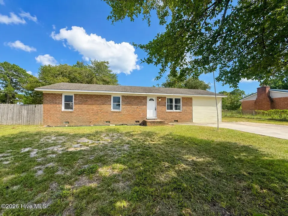 403 Oregon Trail, Hubert, NC 28539 – photo 1 of 11