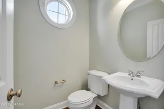 4812 Whitner Drive, Wilmington, NC 28409 — 3-bedroom townhome in Holly Glen, Wilmington, NC, photo 4 of 34: 4812WhitnerDrive-4