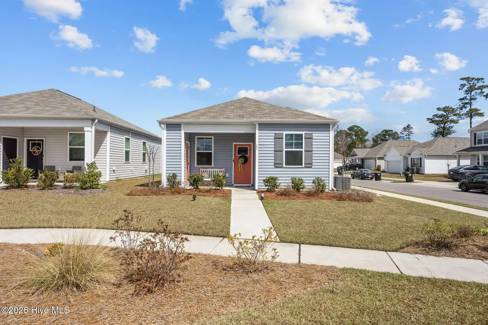 11 Society Way, Wilmington, NC 28411 — 2-bedroom home in Blake Farm, Wilmington, NC, photo 1 of 25: 1-web-or-mls-IMG_8831