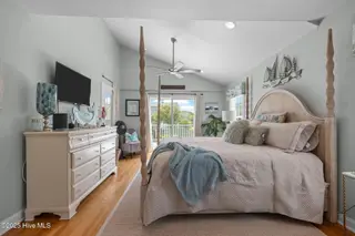 3111 Arendell Street, Morehead City, NC 28557 – photo 19: Principal suite