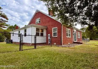 406 N Caswell Street, La Grange, NC 28551 – photo 4: IMG_0395