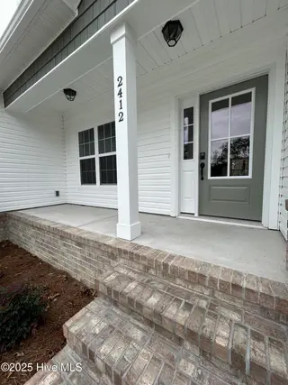 2412 Starling Lane, New Bern, NC 28562 – photo 2: HR52 Front Porch