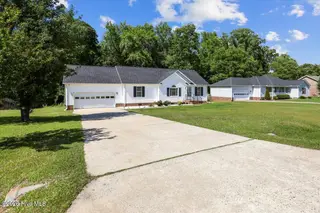 304 Marlin Lane, Pikeville, NC 27863 — 3-bedroom home in Cherry Grove, Pikeville, NC, photo 14 of 16: 03-304 Marlin Ln-3
