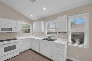 2101 Jumpin Run Drive, Wilmington, NC 28403 – photo 17: Kitchen