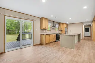335 Ridgewood Drive NW, Calabash, NC 28467 — 3-bedroom manufactured home in Ocean Forest, Calabash, NC, photo 17 of 39