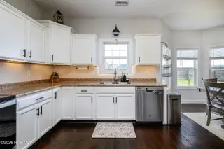 3408 Lefringhouse Lane, New Bern, NC 28562 — 3-bedroom home in Hardee Farms, New Bern, NC, photo 18 of 38: Kitchen