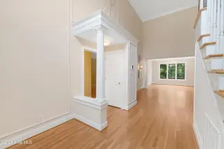 573 Coral Ridge Road, Pine Knoll Shores, NC 28512 – photo 21: Foyer