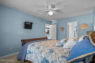 213 NE 48th Street, Oak Island, NC 28465 – photo 16: 19-web-or-mls-Photo Aug 21 2025, 10 53 5