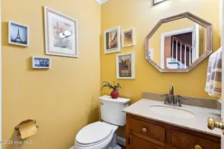 3232 Grey Leaf Drive, Wilmington, NC 28409 — 4-bedroom home in Woodberry Forest, Wilmington, NC, photo 7 of 51: 3232 Grey Leaf powder