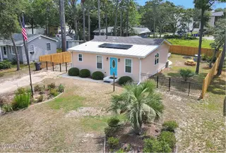 310 Keziah Street, Oak Island, NC 28465 — 2-bedroom home in Yaupon Beach, Oak Island, NC, photo 2 of 37