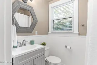 305 Wayne Drive, Wilmington, NC 28403 – photo 18: 025_305_wayne_drive_-25_697