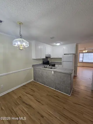 1105 Grovemont Drive C7, Greenville, NC 27834 – photo 5: 20240904_182747